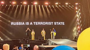 "Свободу Азову": гурт KAZKA потужно виступив на фесті в Угорщині, через який загримів у скандал
