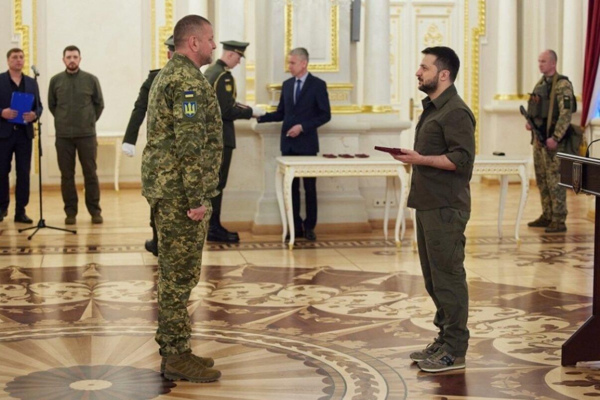 Военный объяснил, почему конфликт между Зеленским и Залужным является вбросом