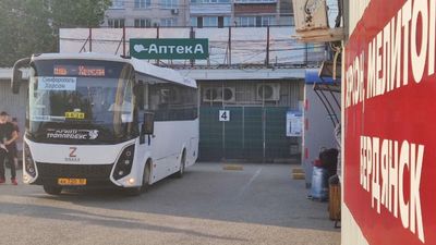 Окупанти не змогли забепезпечити Херсонщину їжею: відправляють людей за покупками в Крим