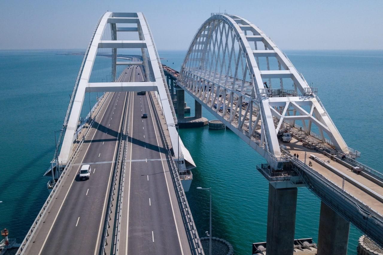 Росіяни хочуть забезпечити "елітний коридор" на Кримському мосту 