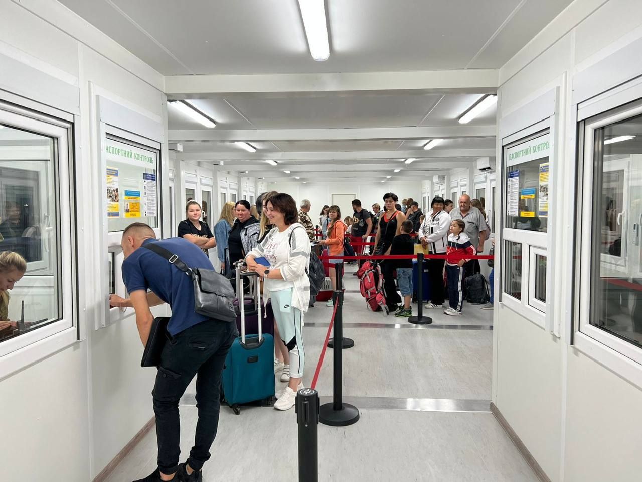 Пункт пропуску "Краківець" Пункт пропуску "Краківець"