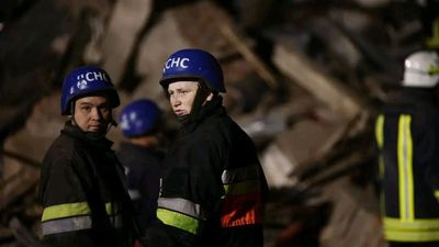 Вогонь охопив аж 600 квадратів: рятувальники показали моторошні фото із Салтівки