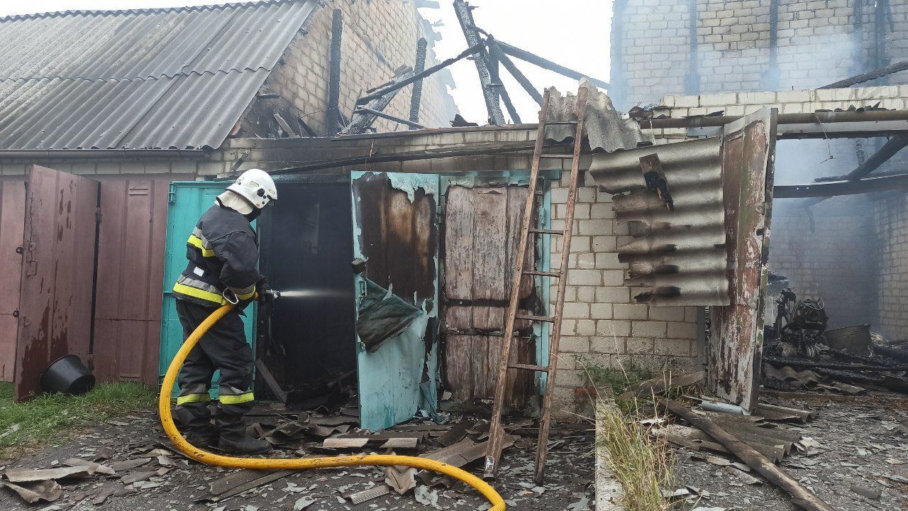 ГСЧС работает на месте обстрела в Харьковской области, фото иллюстративный.