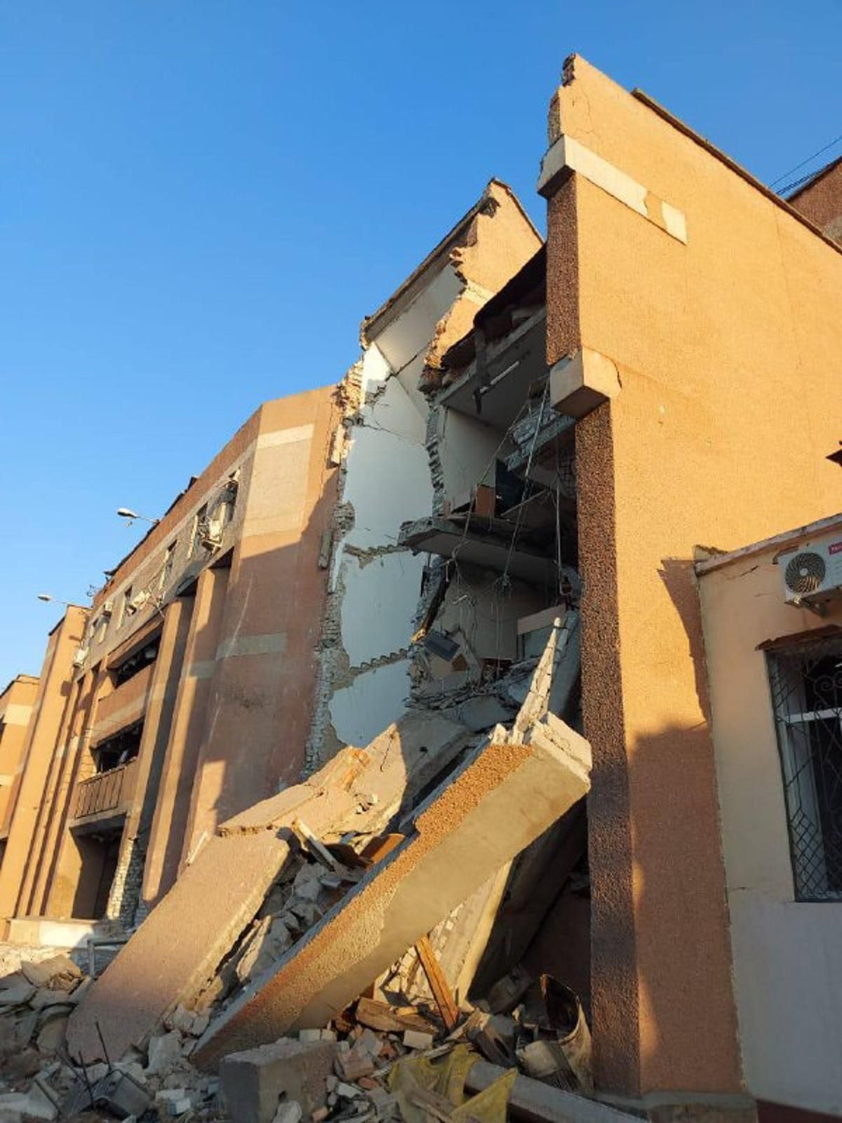 россияне обстреляли университет в Николаеве россияне обстреляли университет в Николаеве