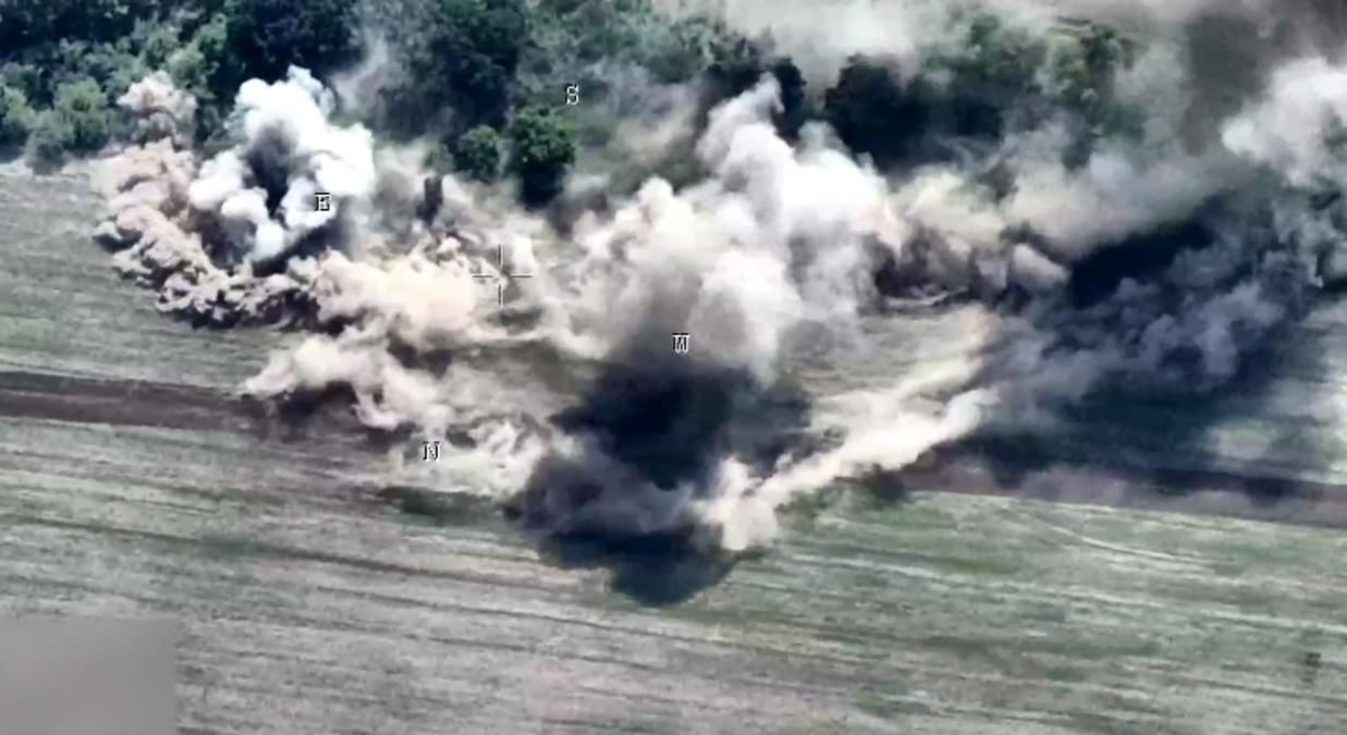 ЗСУ знищують ворожу техніку ЗСУ знищують ворожу техніку