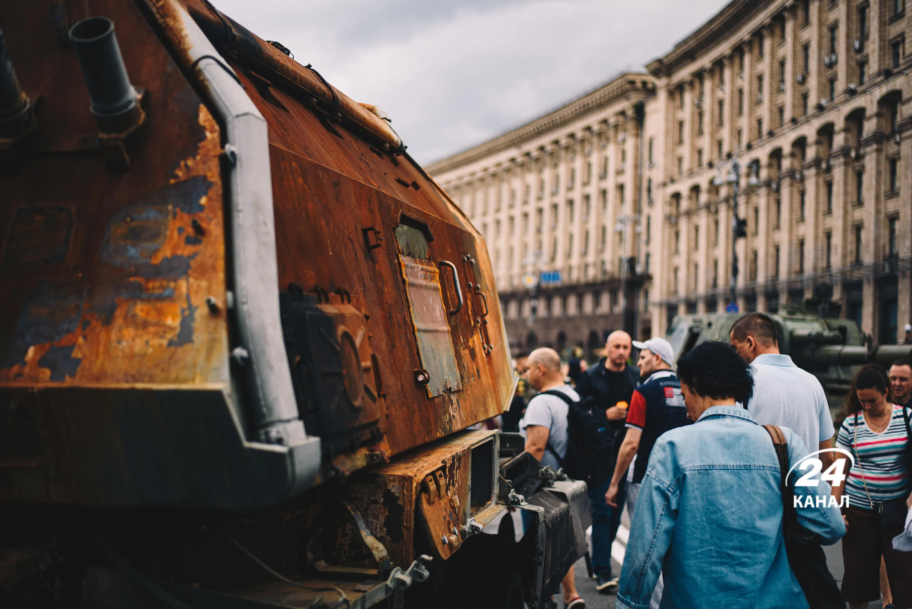 Знищена техніка росіян у Києві на Хрещатику