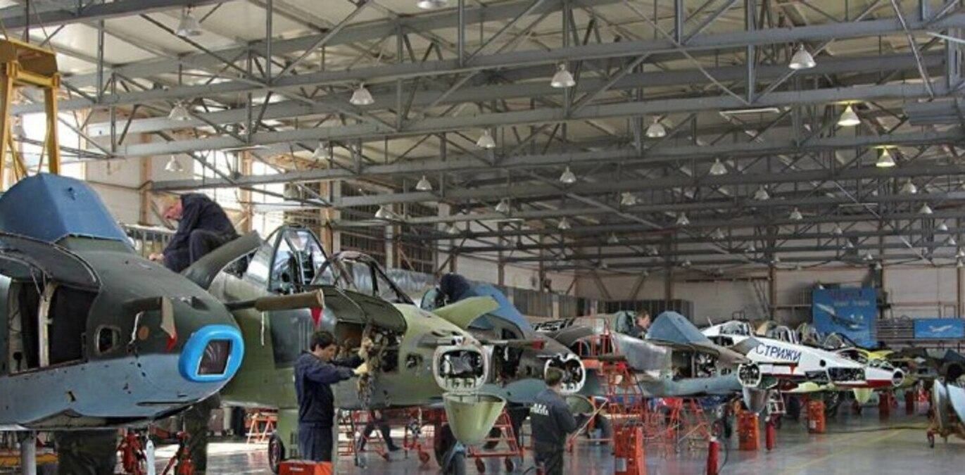 Война в Украине - В Беларуси восстанавливают российские военные самолеты - данные разведки - 24 Канал Война в Украине - В Беларуси восстанавливают российские военные самолеты - данные разведки - 24 Канал