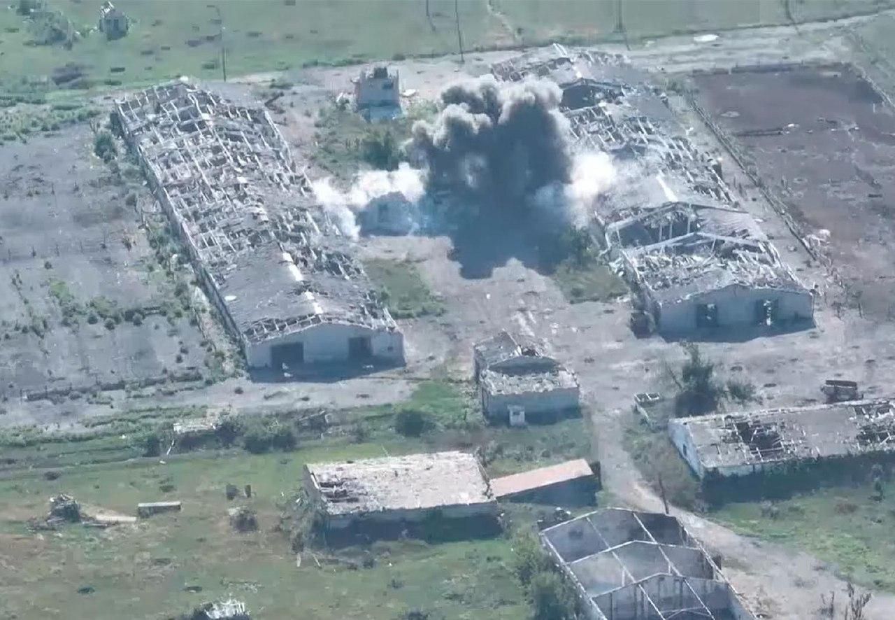 ЗСУ вгатили по позиціях росіян на Донбасі - знищили Гіацинт-С ЗСУ вгатили по позиціях росіян на Донбасі - знищили Гіацинт-С