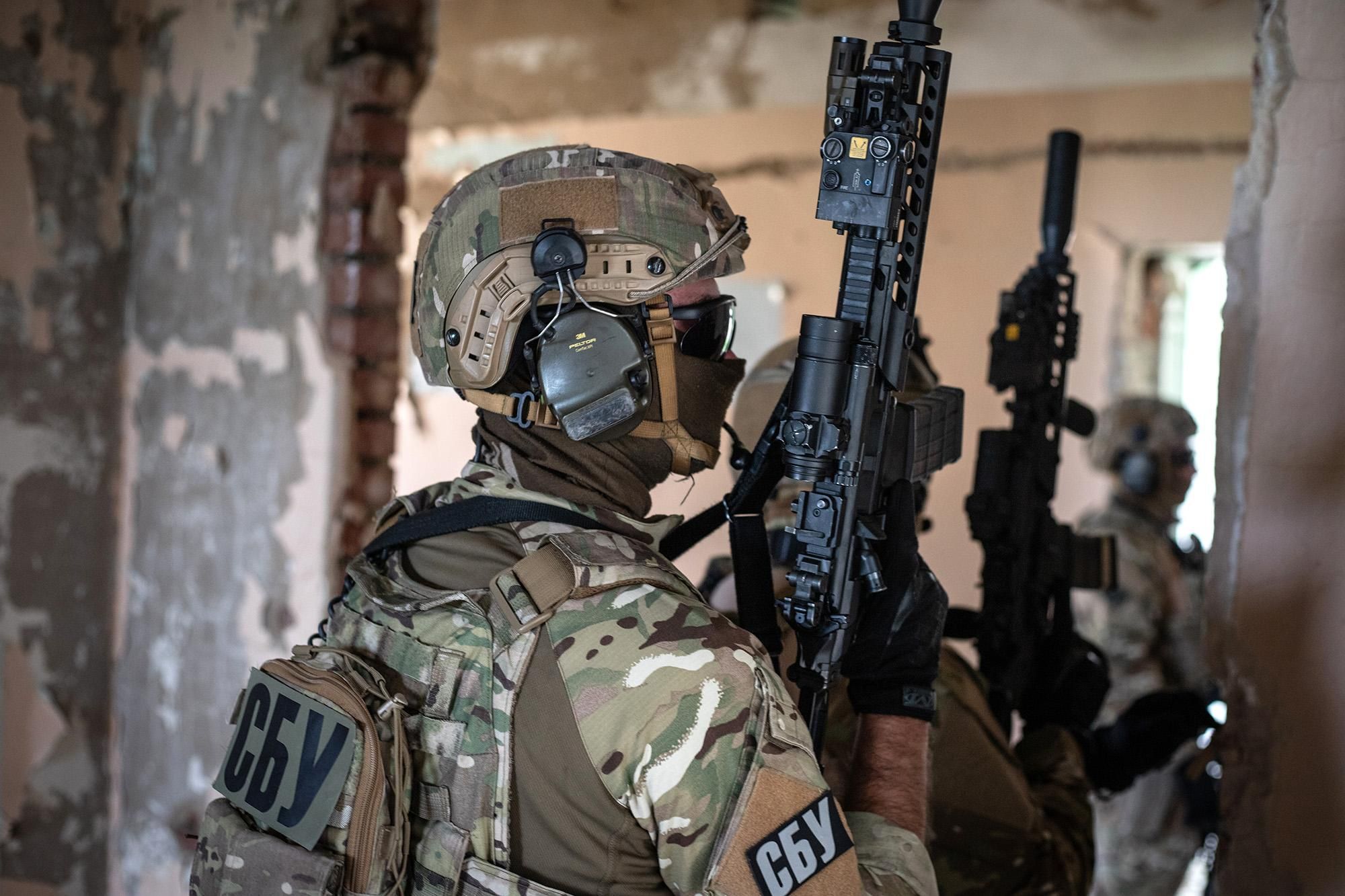 Співробітники СБУ Співробітники СБУ