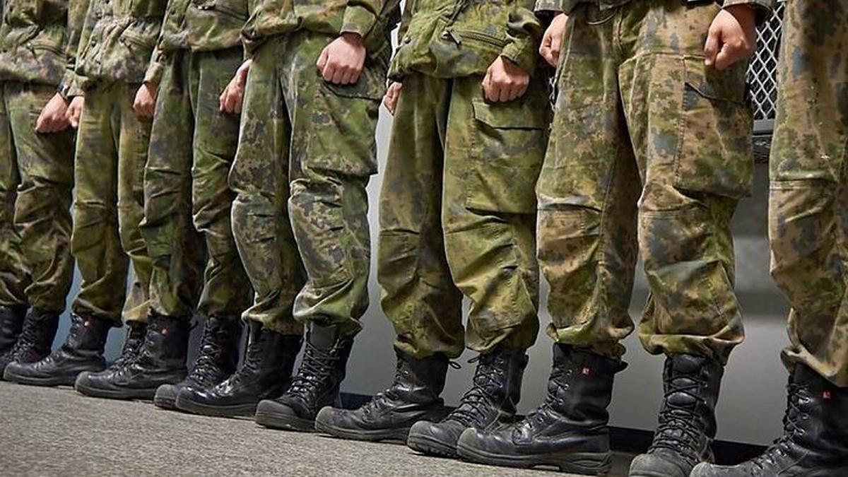 Бойовики Донбасу скаржаться, що їх записали у добровольців та позбавили зарплати Бойовики Донбасу скаржаться, що їх записали у добровольців та позбавили зарплати