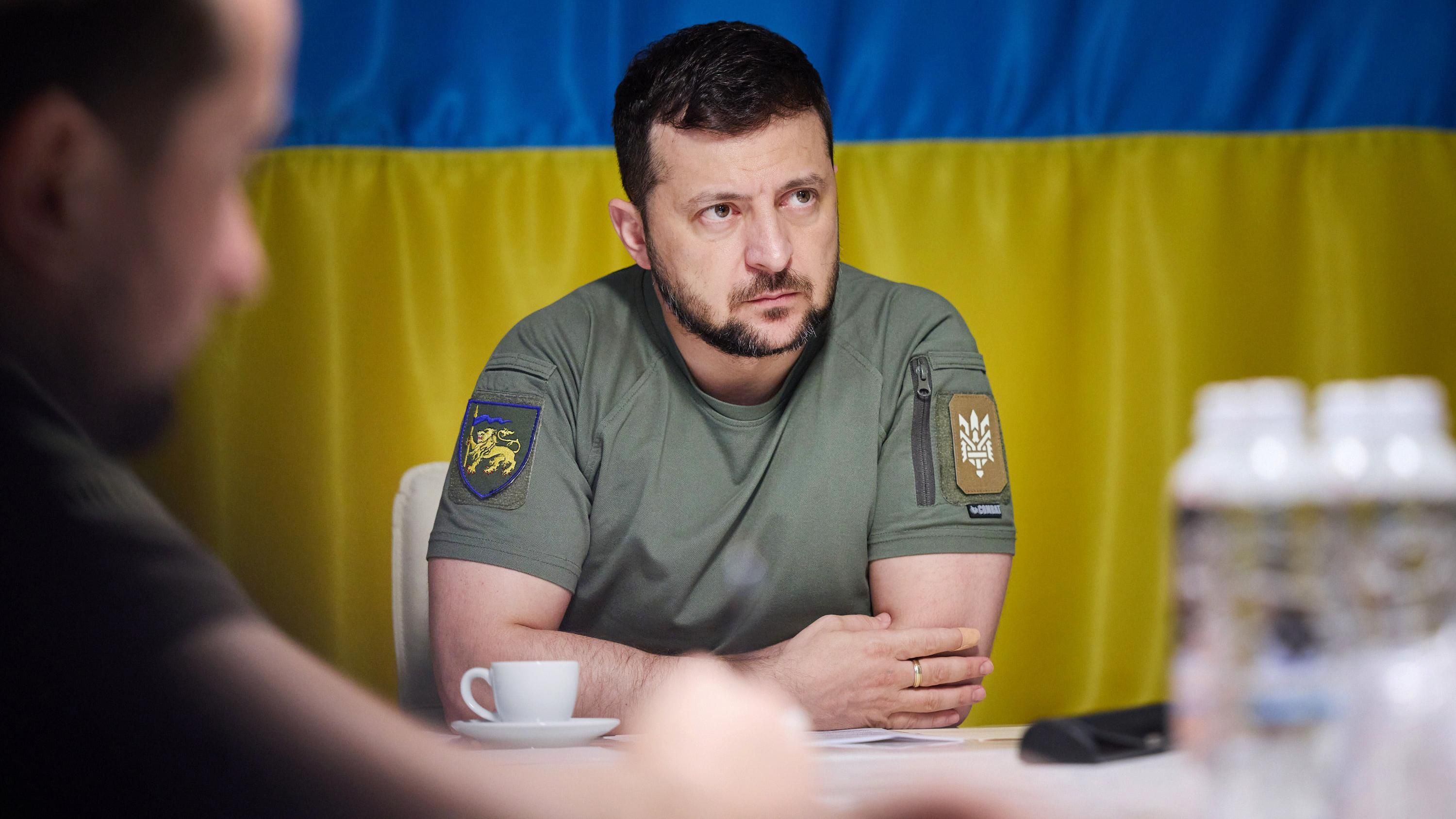 Зеленский провел совещание со всеми силовиками Зеленский провел совещание со всеми силовиками