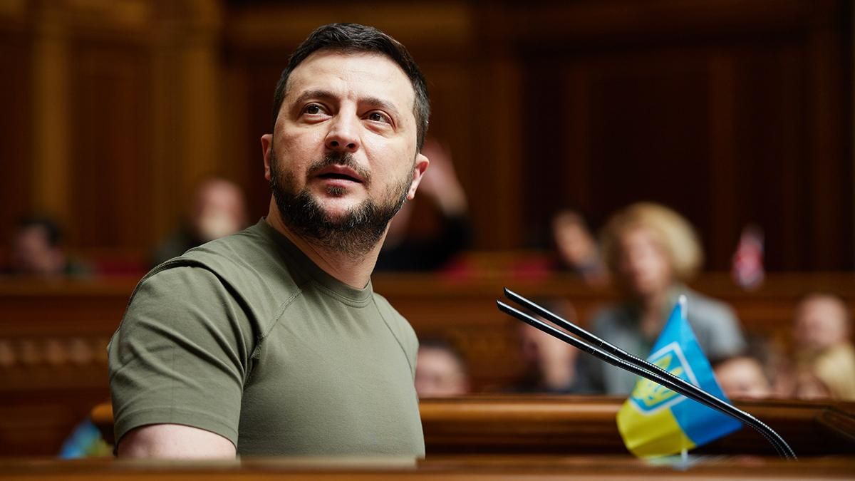 Зеленский обратился к украинцам за границей Зеленский обратился к украинцам за границей