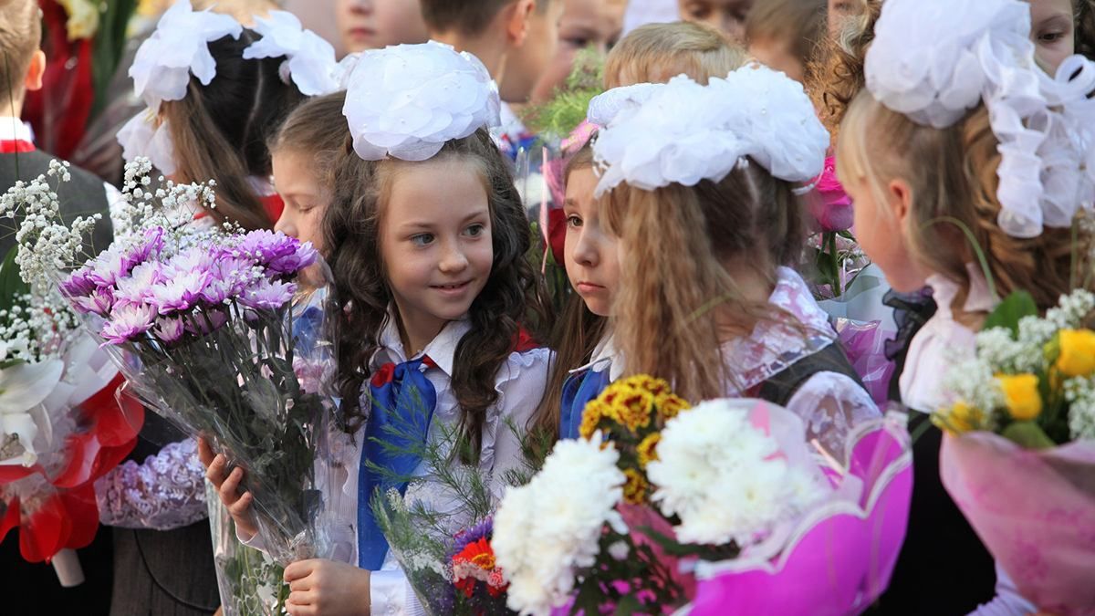 Что одеть школьникам на 1 сентября – первоклассникам и детям