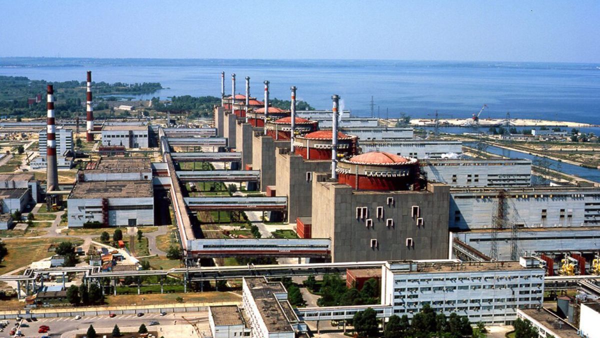 Окупанти ходять п'яними з автоматами на Запорізькій АЕС Окупанти ходять п'яними з автоматами на Запорізькій АЕС