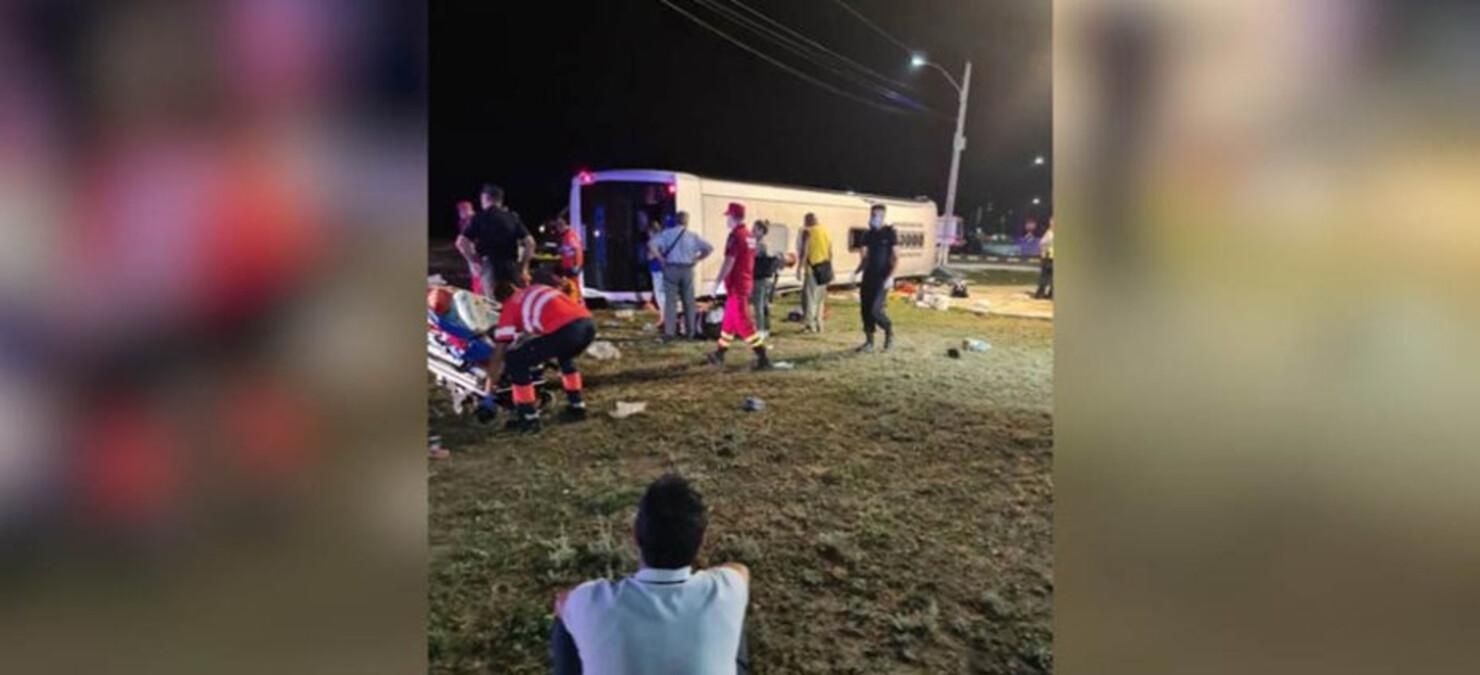 В Румынии опрокинулся автобус с украинцами В Румынии опрокинулся автобус с украинцами