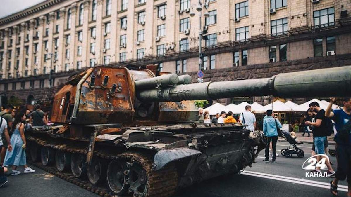 Уничтожена техника россиян на Крещатике в Киеве