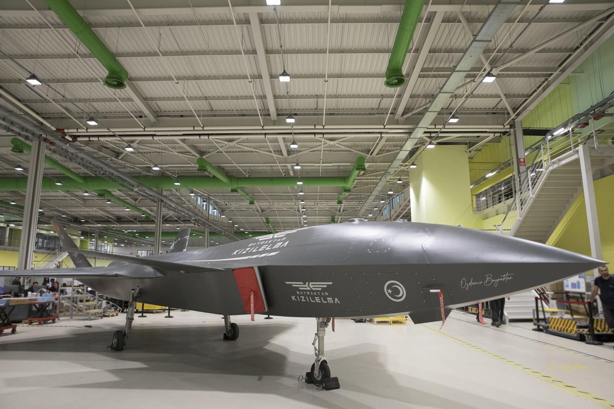 "Майбутнє військової авіації": у Туреччині представили новітній Bayraktar "Майбутнє військової авіації": у Туреччині представили новітній Bayraktar