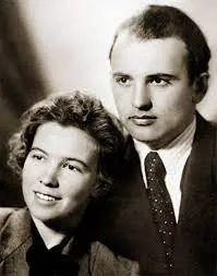 Горбачев с женой Раисой