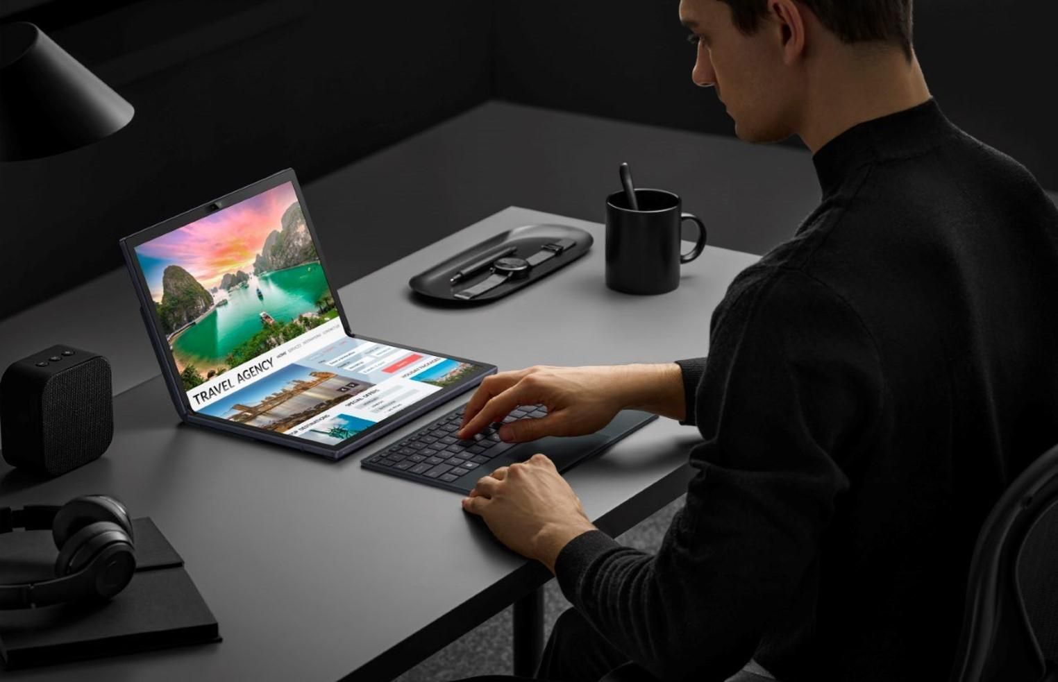 Zenbook 17 Fold OLED