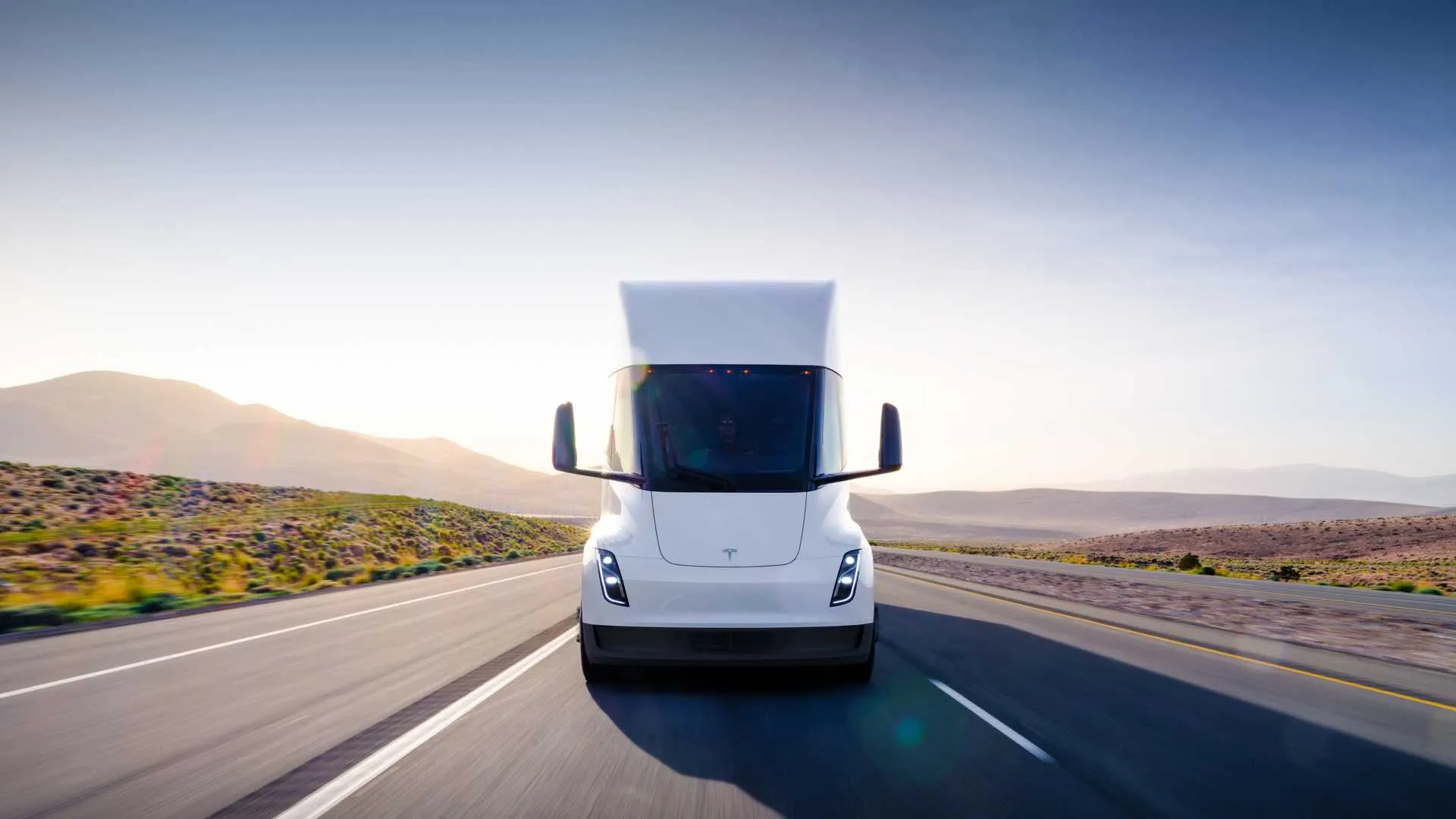 Фінальна версія дизайну електричної вантажівки Tesla Semi Фінальна версія дизайну електричної вантажівки Tesla Semi