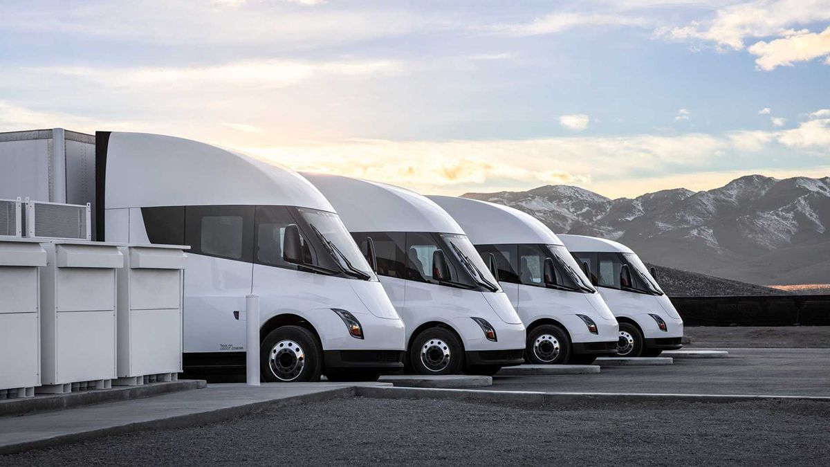 Tesla Semi с новым дизайном уже готова к серийному производству - Техно Tesla Semi с новым дизайном уже готова к серийному производству - Техно