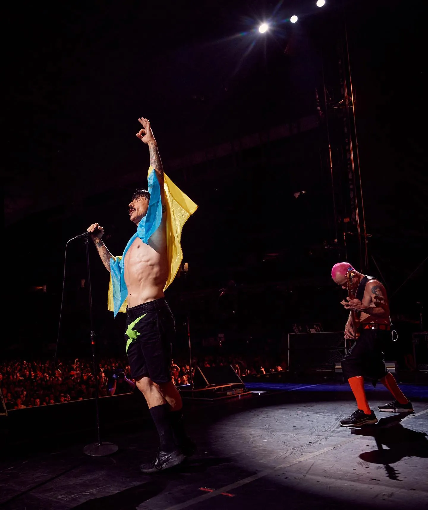 Red Hot Chili Peppers з українським прапором у Маямі