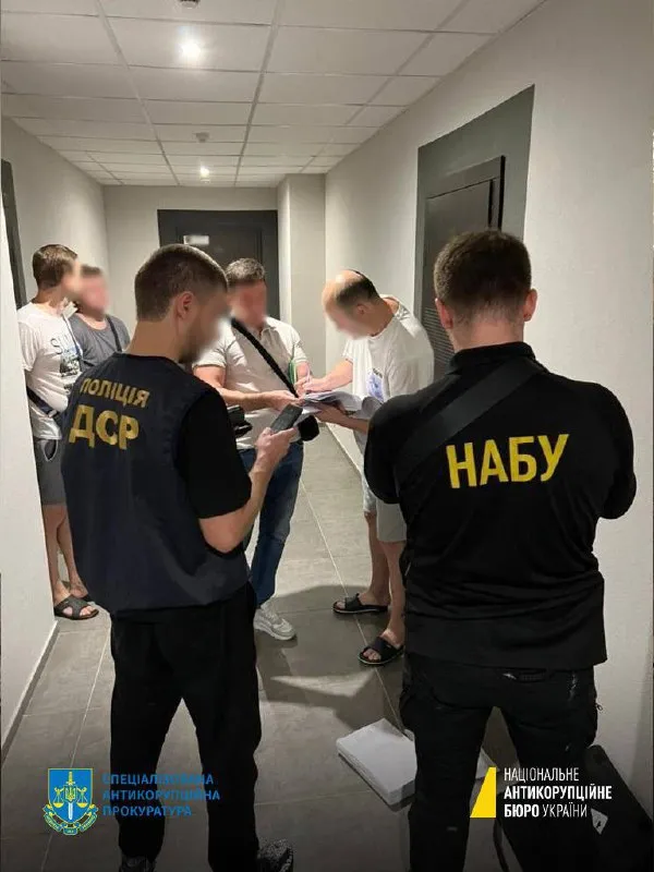 Нарахував собі додаткової зарплати на майже 1,5 мільйона: директор порту Южний отримав підозру Нарахував собі додаткової зарплати на майже 1,5 мільйона: директор порту Южний отримав підозру