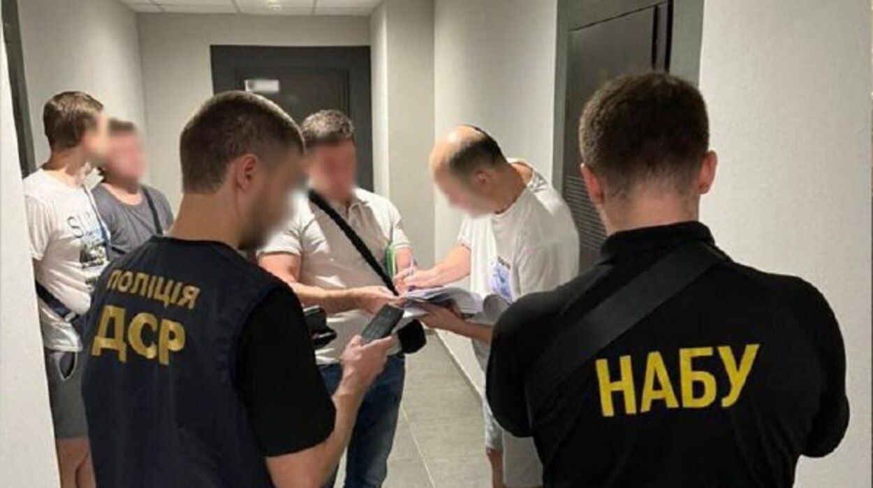 Директора порта Южный задержала САП - насчитал себе дополнительные 1,5 миллиона к зарплате - 24 Канал Директора порта Южный задержала САП - насчитал себе дополнительные 1,5 миллиона к зарплате - 24 Канал