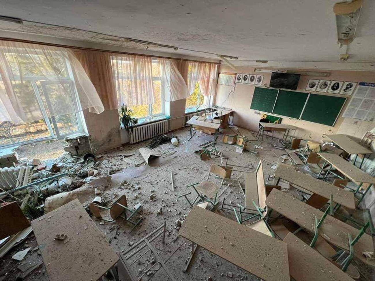Скільки шкіл пошкоджені або зруйновані повністю внаслідок війни - дані Генштабу