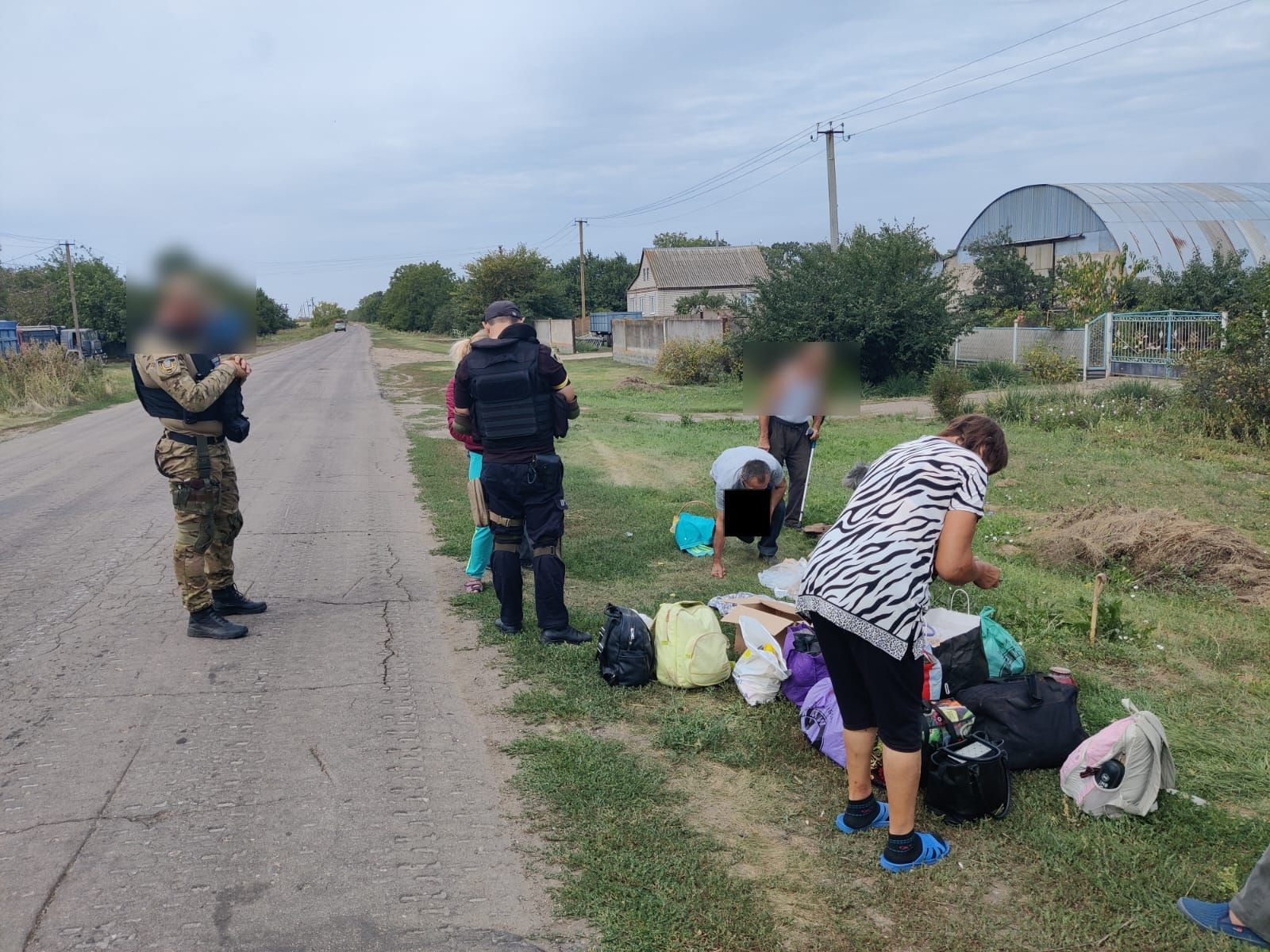 Херсонщина - як жителі евакуювались у безпечне місце Херсонщина - як жителі евакуювались у безпечне місце