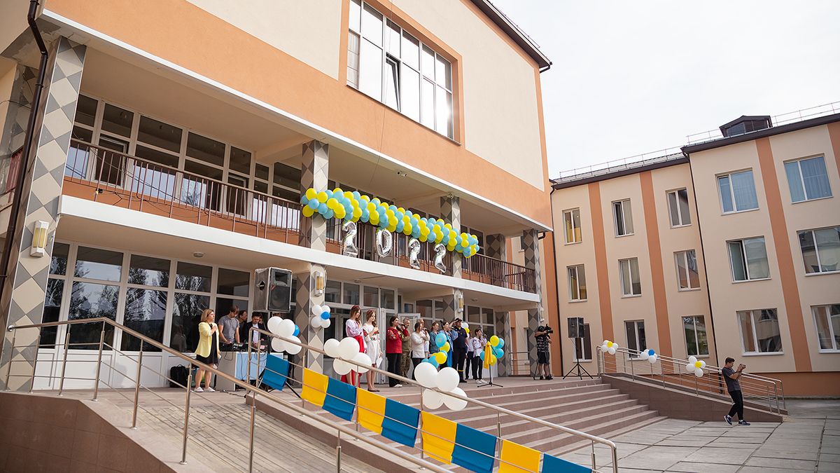 ОККО завершила восстановление лицея в Гостомеле, поврежденного во время военных действий ОККО завершила восстановление лицея в Гостомеле, поврежденного во время военных действий