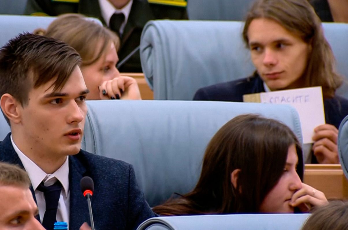 В беларуси студент не мог дослушать лекцию лукашенко – причина В беларуси студент не мог дослушать лекцию лукашенко – причина