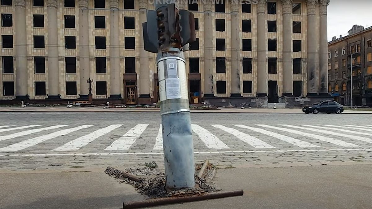Украинский художник показал, как живет Харьков во время войны - видео - 24 Канал
