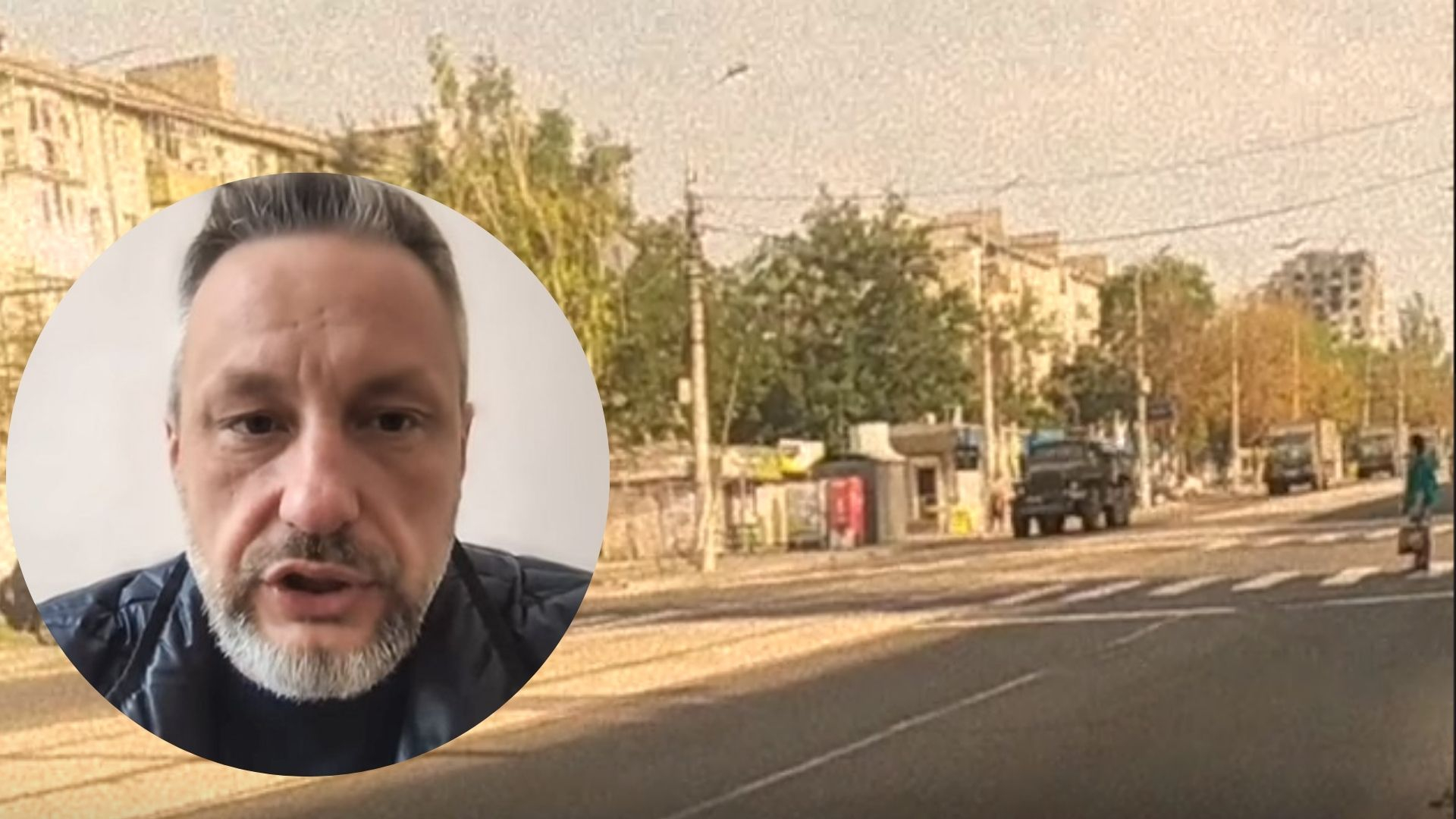 В Мариуполе проехала колонна вражеской техники В Мариуполе проехала колонна вражеской техники