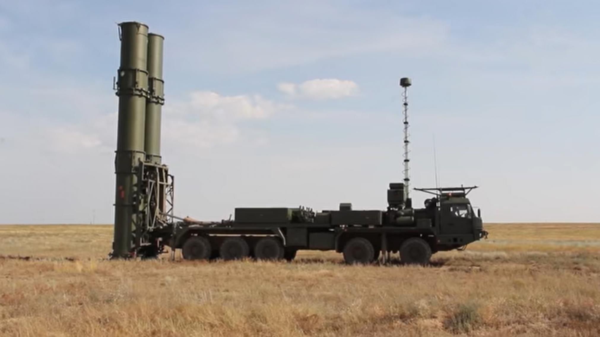 За 6 місяців окупанти випустили по Україні понад 500 ракет С-300
