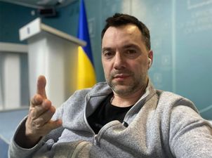 Улыбался и говорил, что все хорошо, – Арестович признался, что недоговаривал о ситуации на фронте