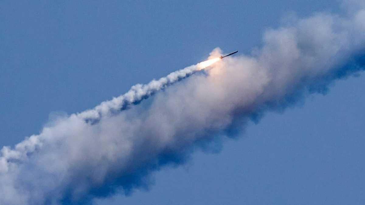 ПВО сбила вражескую ракету в небе над Николаевом