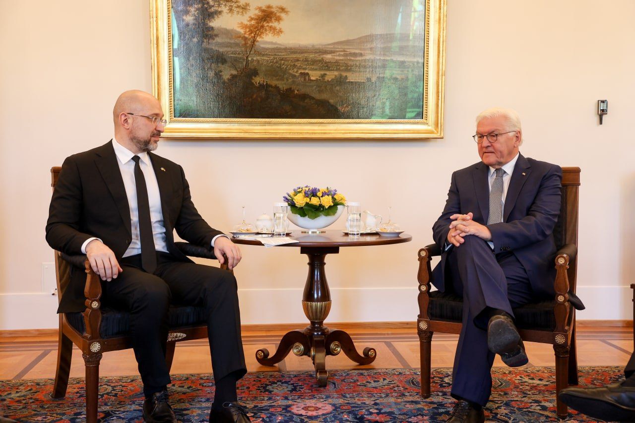 Денис Шмигаль зустрівся з президентом Штайнмаєром – деталі розмови Денис Шмигаль зустрівся з президентом Штайнмаєром – деталі розмови