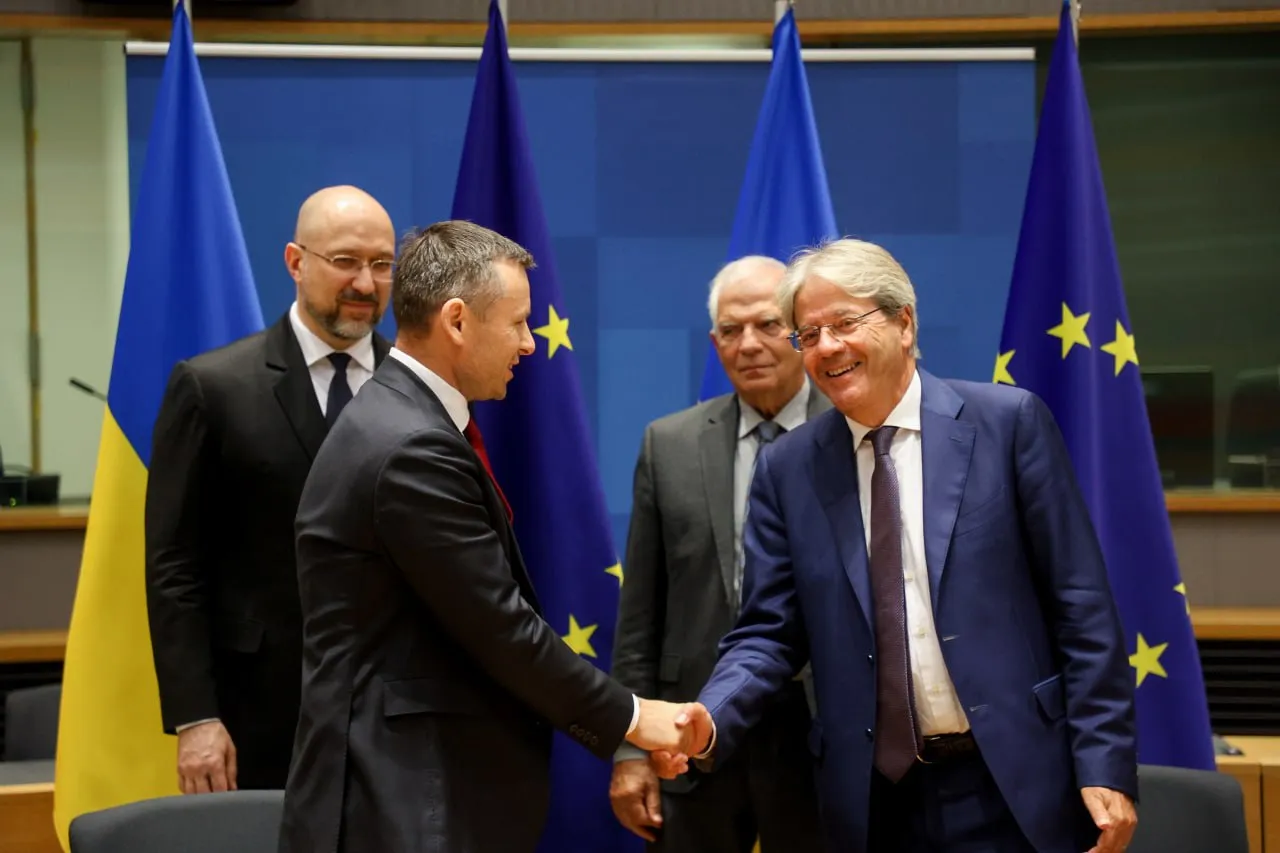 Украинские чиновники подписали с ЕС важные соглашения