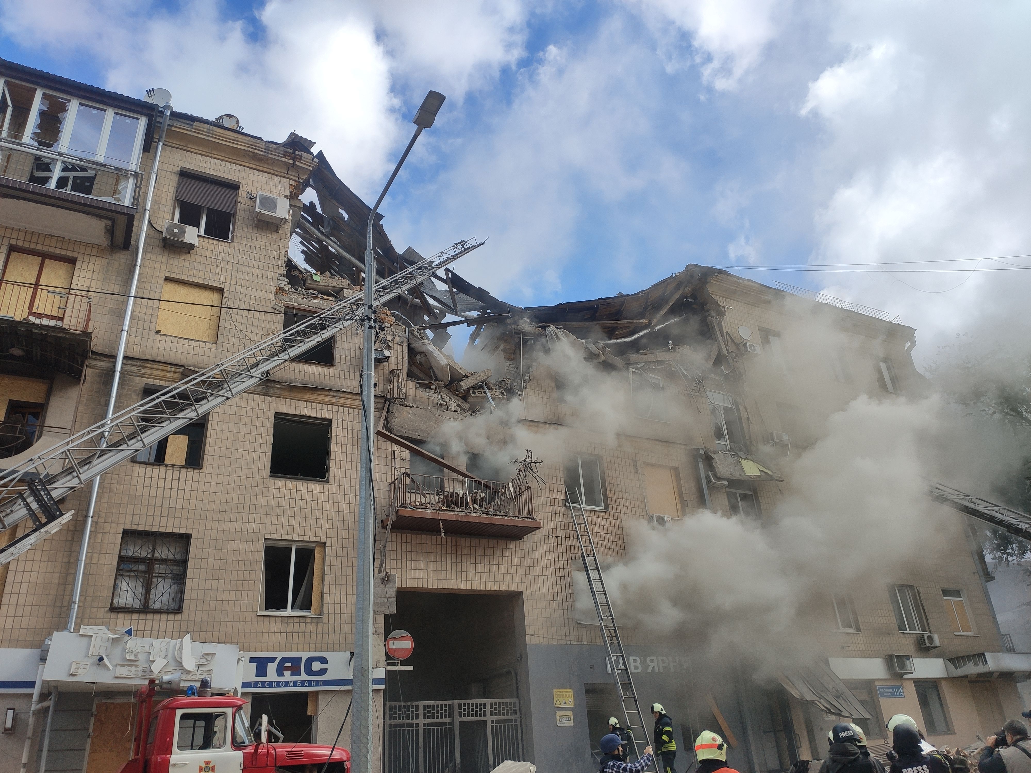 Розтрощена будівля в Харкові Розтрощена будівля в Харкові