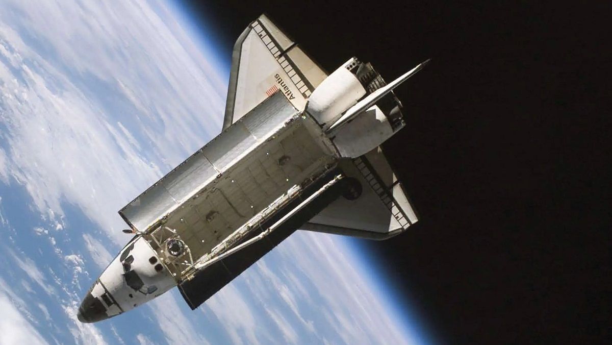 Шаттл у космосі Шаттл у космосі