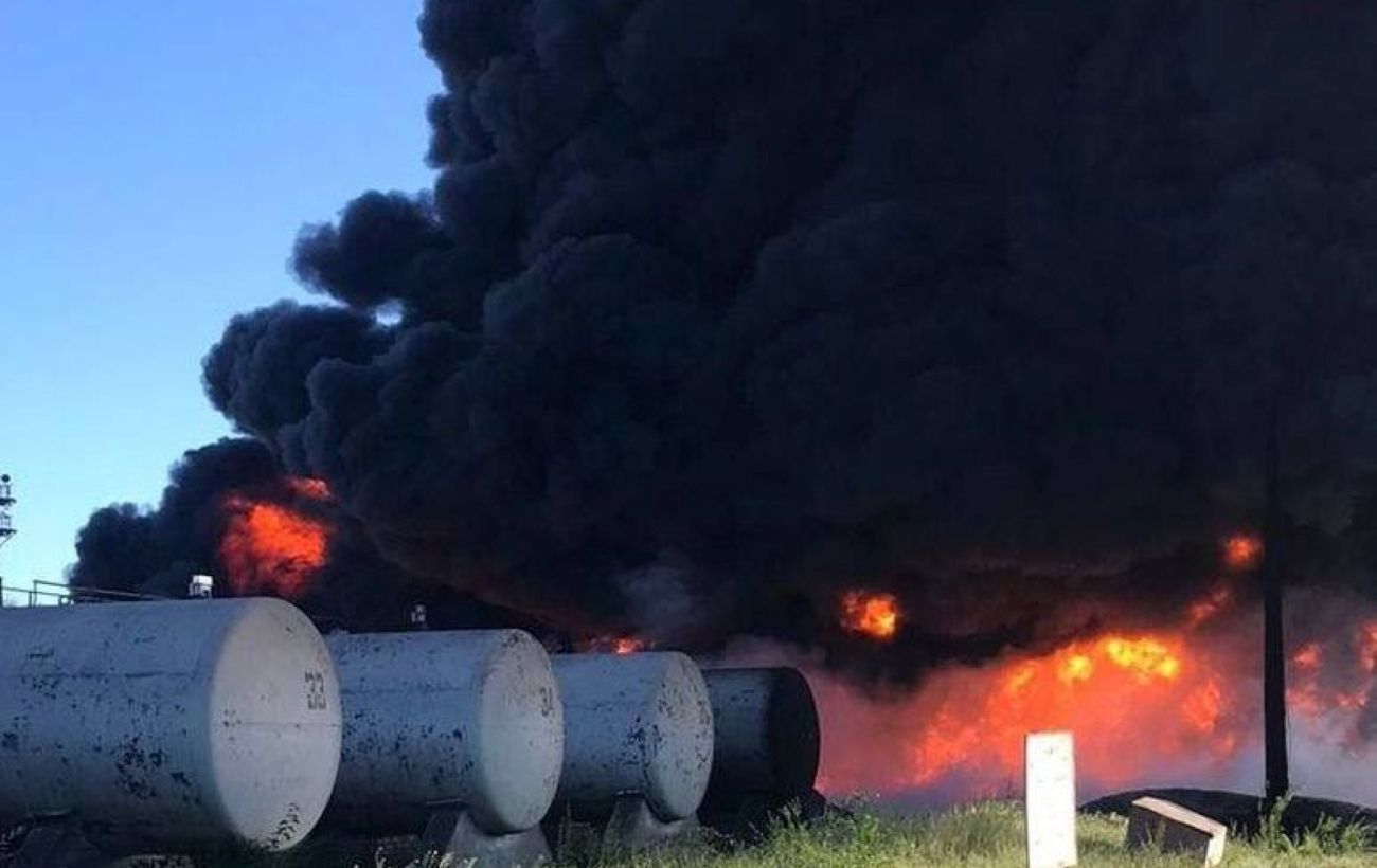 Нафтобаза у Кривому Розі - як вогнеборці загасили пожежу