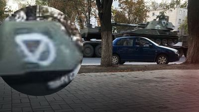 У Маріуполі в окупантів помітили нові позначки на техніці