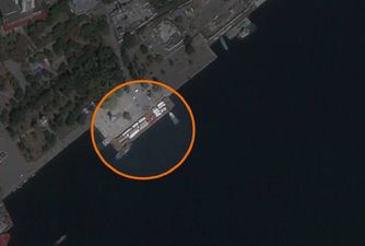 Окупанти в Херсоні використовують нову паромну переправу: супутникові фото