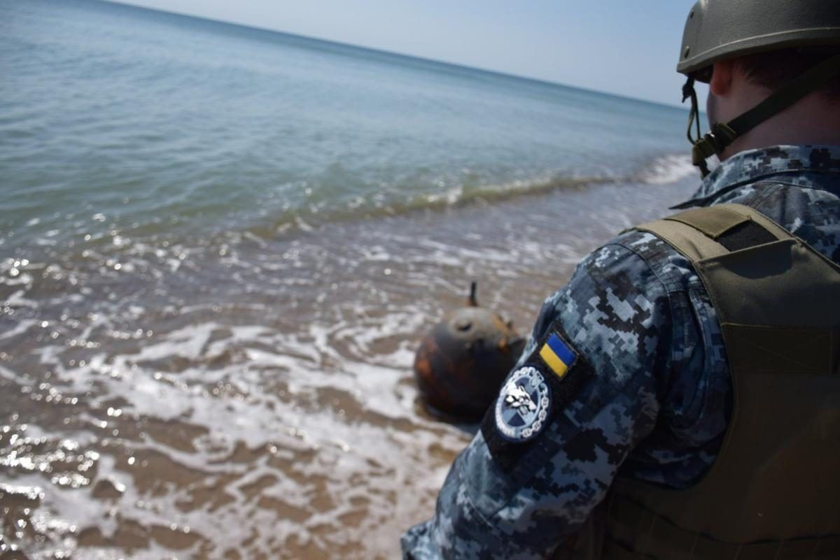 Мины в Одесской области - как к берегу прибило противокорабельную мину 