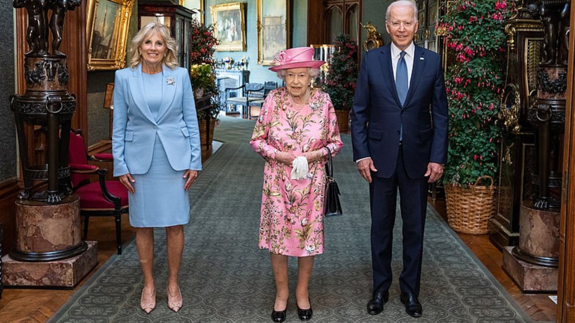 Подружжя Байденів висловило співчуття Великій Британії Подружжя Байденів висловило співчуття Великій Британії