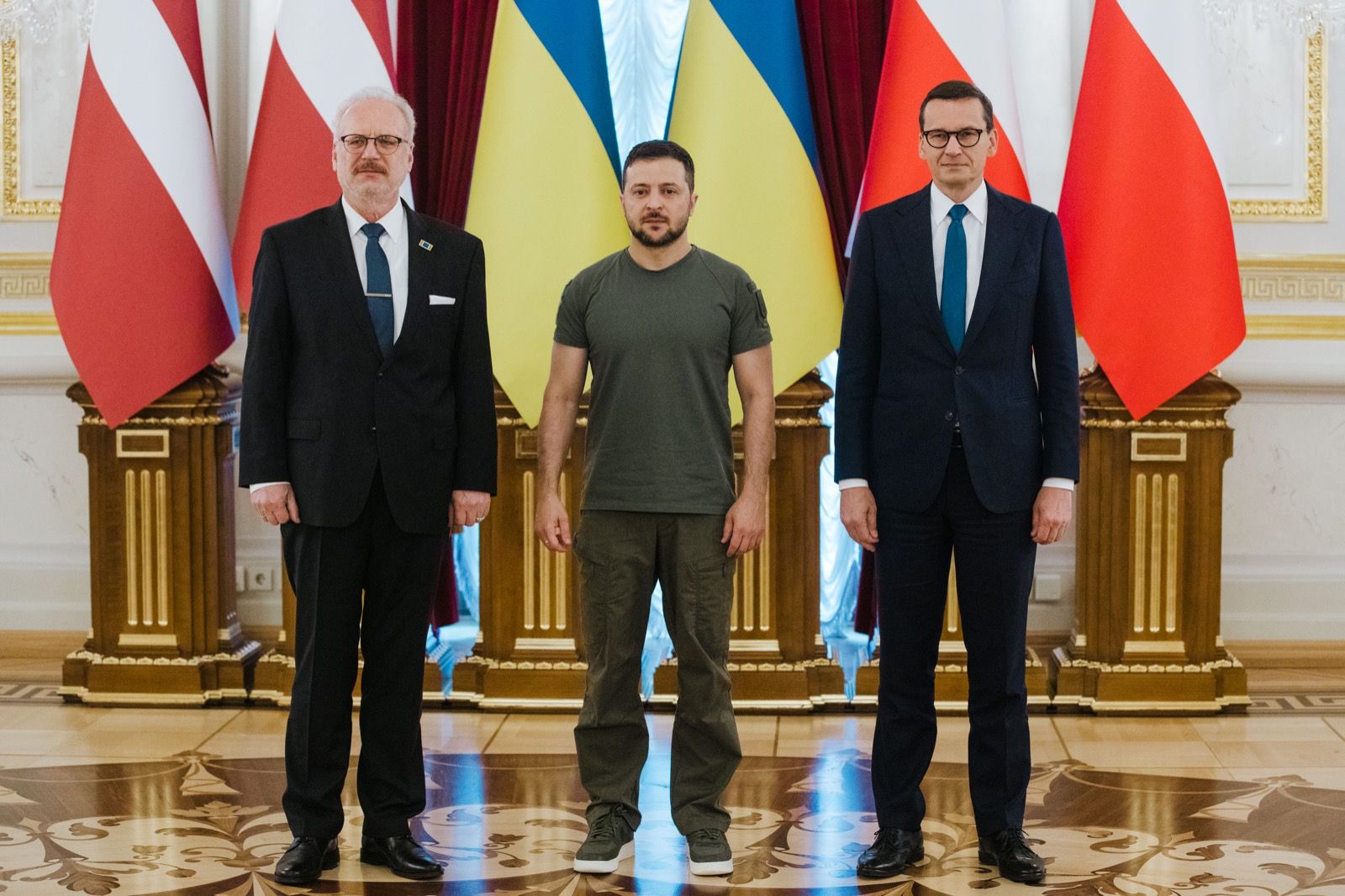 Зеленский встретился с президентом Латвии и премьером Польши – детали встречи Зеленский встретился с президентом Латвии и премьером Польши – детали встречи