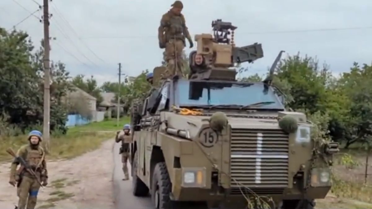 ВСУ вышли на реку Оскол на Bushmaster из Австралии ВСУ вышли на реку Оскол на Bushmaster из Австралии