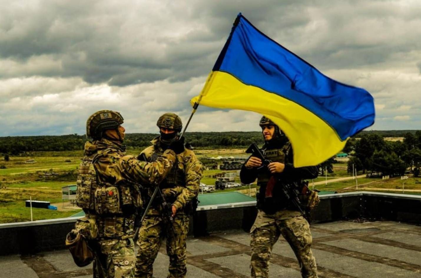 ВСУ 11.09.2022 уволили Казачью Лопань – местные сами подняли флаг ВСУ 11.09.2022 уволили Казачью Лопань – местные сами подняли флаг