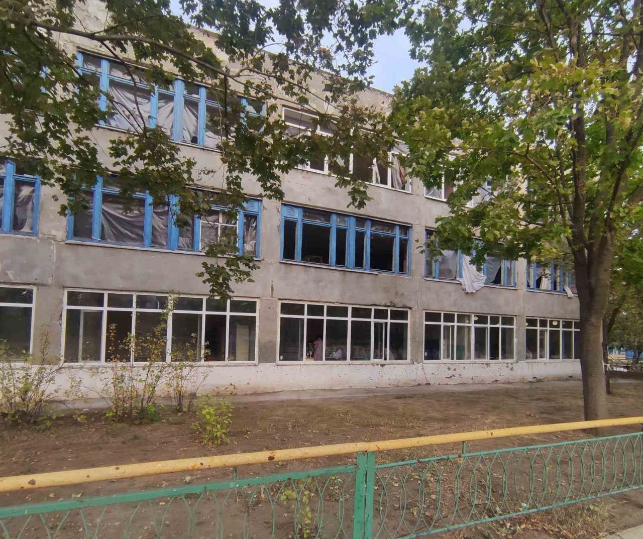 Образование в оккупации - россияне в Мариуполе уничтожают остатки украинских книг - 24 канал